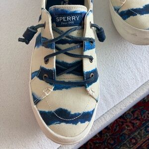 Sperry boat shoes/sneakers